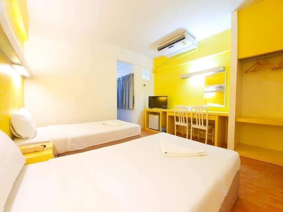 Bj City Hotel Сурат Тхани Екстериор снимка