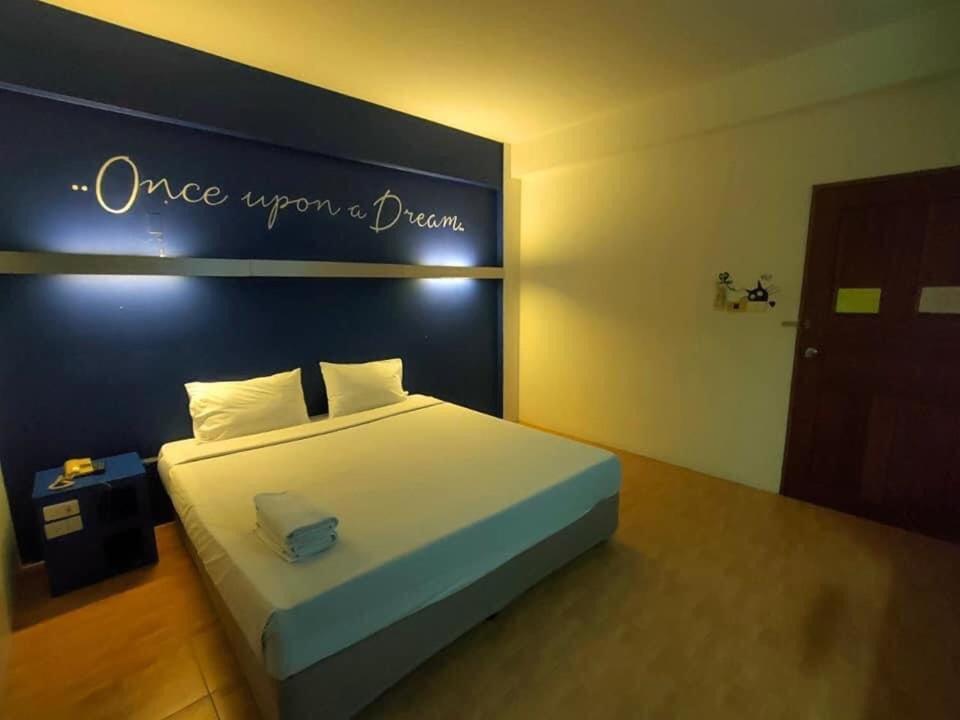 Bj City Hotel Сурат Тхани Екстериор снимка